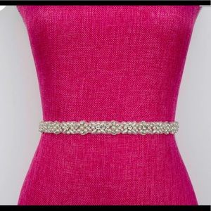 Pearl and crystal detailed bridal belt